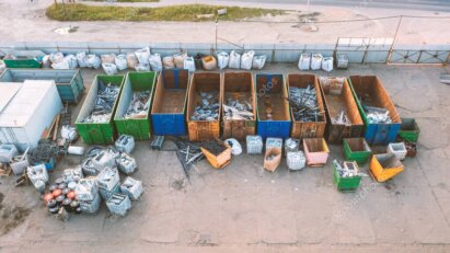 Évacuation d’encombrants organisée dans un immeuble